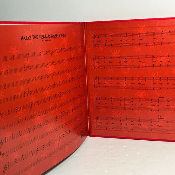 A Charlie Brown Christmas By Charles M. Schulz Deluxe Edition 2017 - Picture 10 of 12